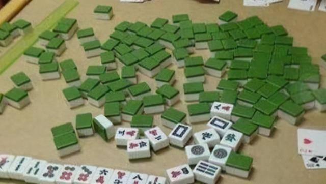 今日重大通报！欢乐情怀麻将其实是有挂的(怎么让牌变好)