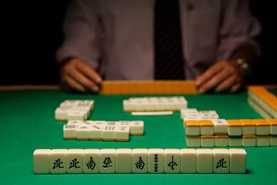 玩家必备十款！中至上饶麻将技巧(怎么打才会赢)