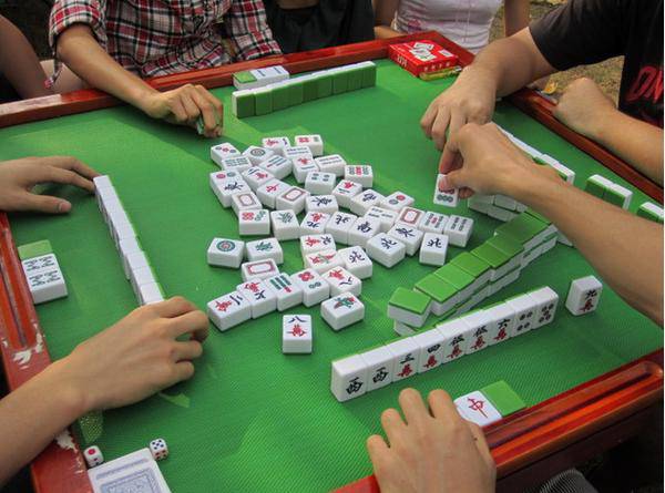 3分钟教你科普“红中麻将怎样查别人打牌装了挂-哔哩哔哩 