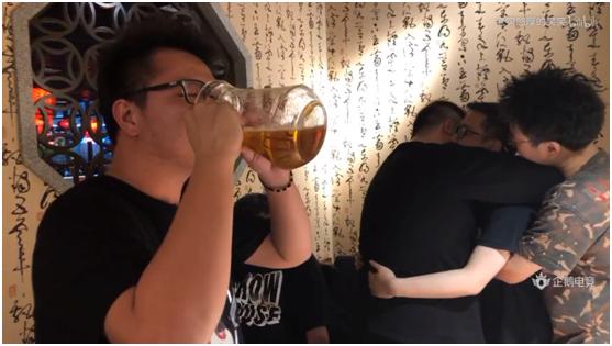 终于懂了！皇豪互众其实是有挂的(赢牌的技巧)