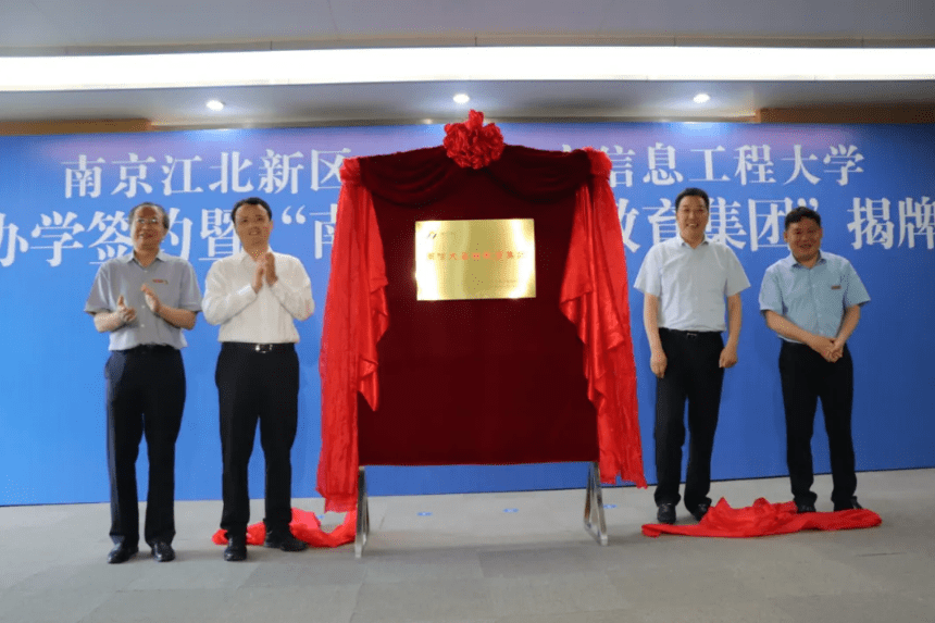 新教你‘‘新且实用三公扑克自动报点器一《我来教教你怎么赢 》