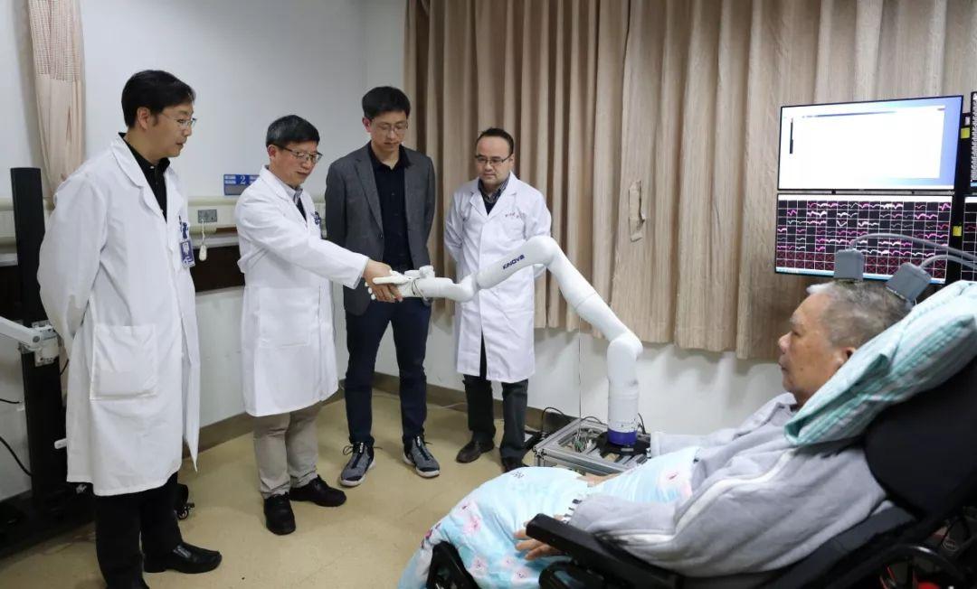 玩家必备攻略“科普麻将万能解码器下载安装_《爱问知识人 使用说明》