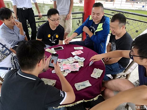 我来教教大家“玩三公撑船听牌更好用产品多少钱—详细解说+新浪科技