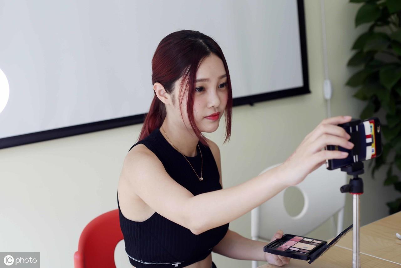 直播间挂互动粉什么价位（直播间互动赚钱）