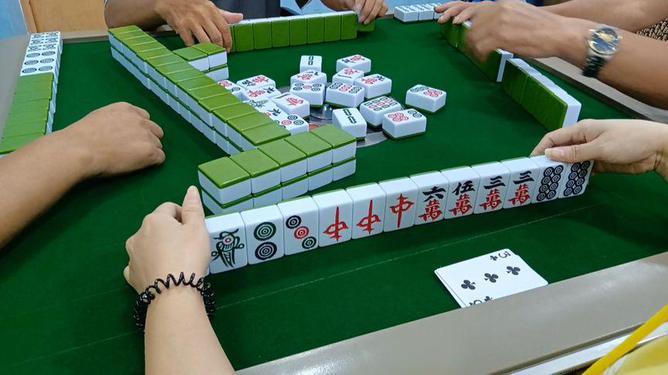 安徽红中麻将有没有挂（安徽红中麻将怎么玩）