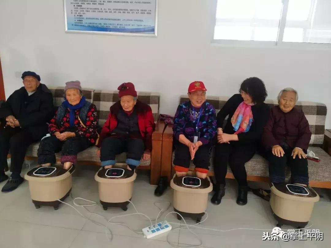 女生挂点滴打麻将照片（女生挂点滴打麻将照片真实）