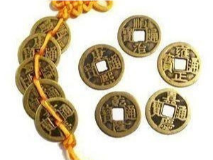 过年摇钱树上挂多少钱（摇钱树上的铜钱挂几个好）